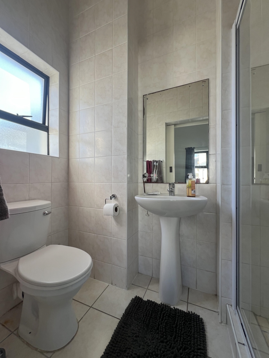 2 Bedroom Property for Sale in Admirals Park Western Cape